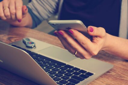 Mobile Endgeräte im Alltag: Nutzung, Trends & Tarifvergleich